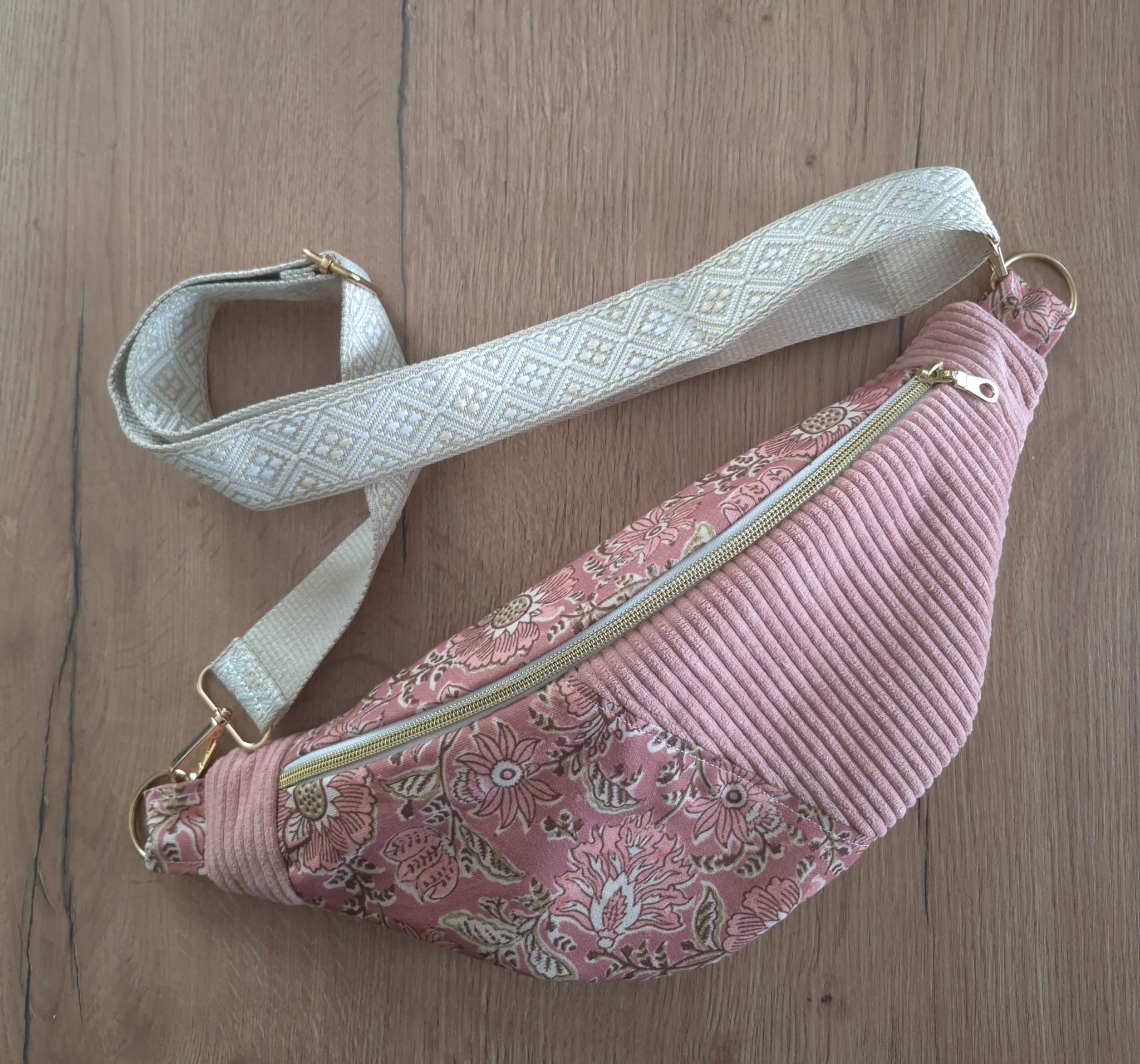 Sac banane femme velours côtelé rose clair et tissu fleuri cocoleeline