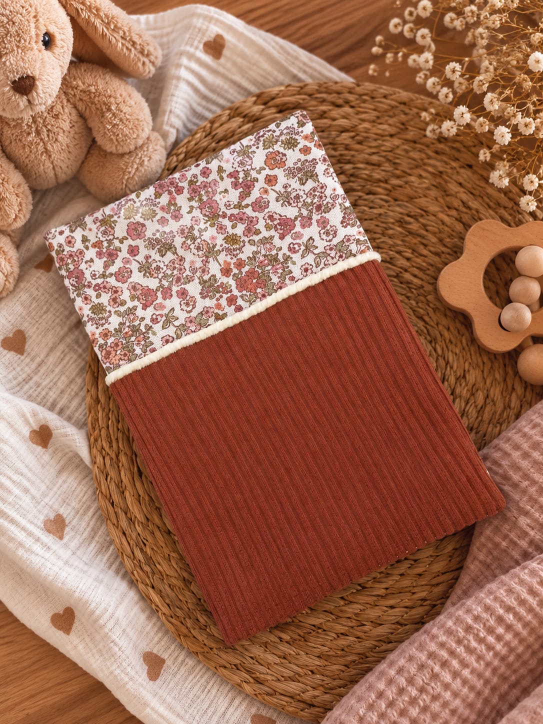 Protège carnet de santé bébé personnalisable en velours côtelé et tissu à motifs Ma boutique