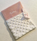Protège Carnet de Santé Personnalisé pour Fille – Tissu Rose et Blanc Doux cocoleeline