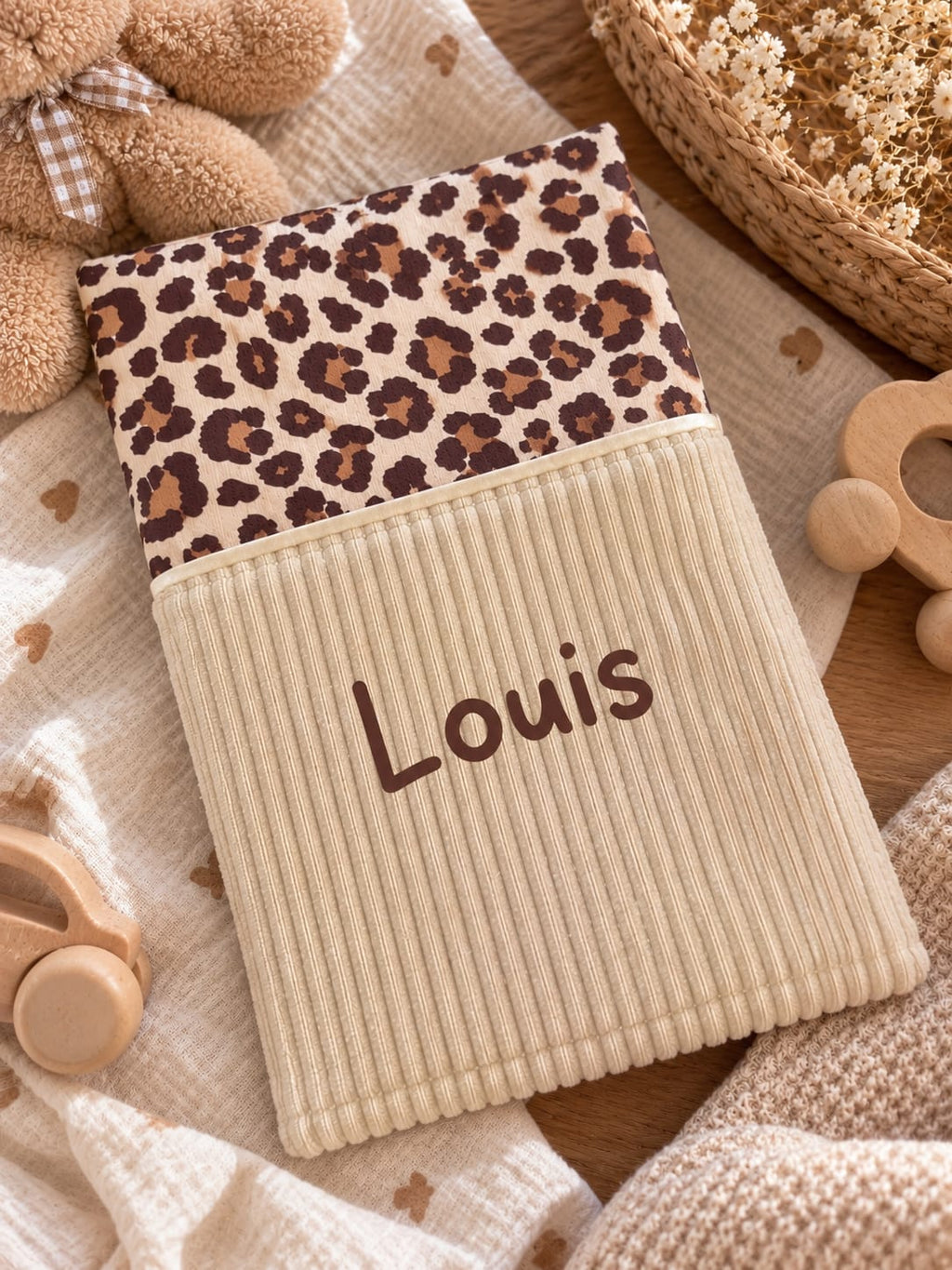Protège carnet de santé bébé personnalisable en velours côtelé et tissu à motifs cocoleeline