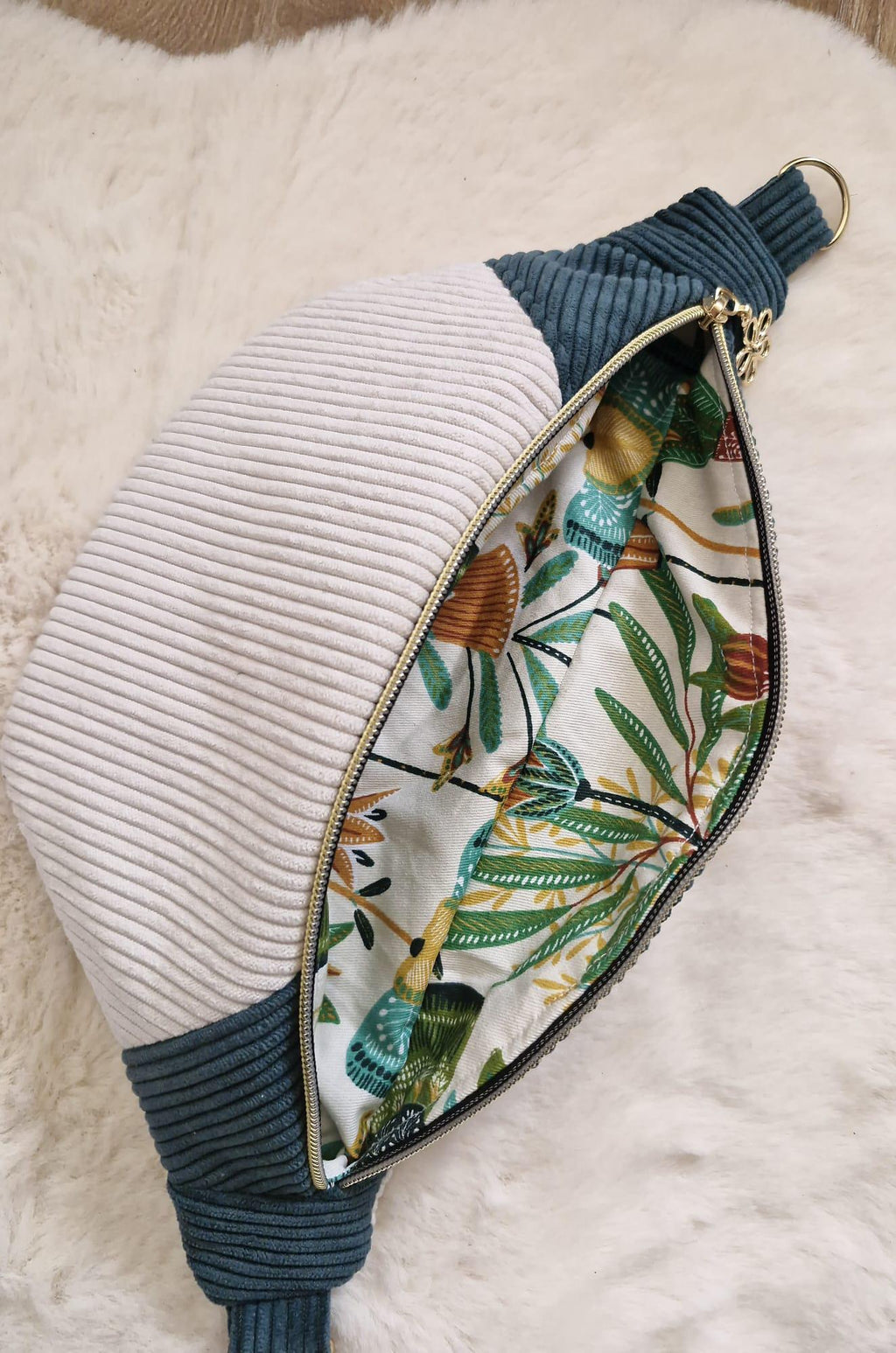 Sac banane pour femme velours côtelé vert et écru cocoleeline