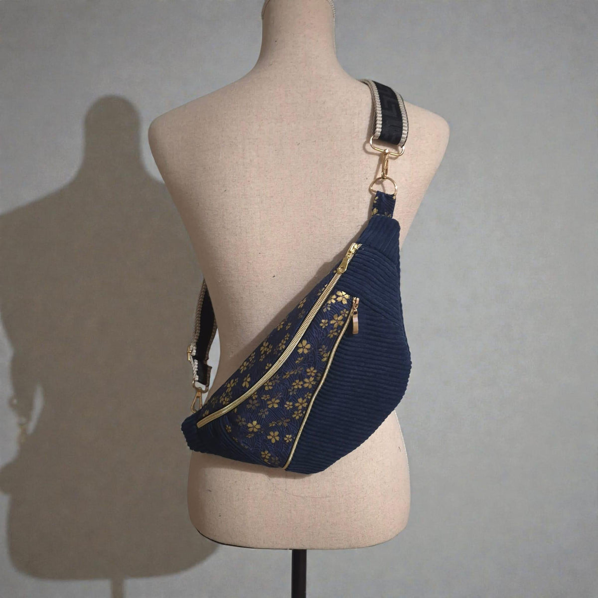 Sac banane femme velours côtelé  bleu foncé , 100% personnalisable cocoleeline