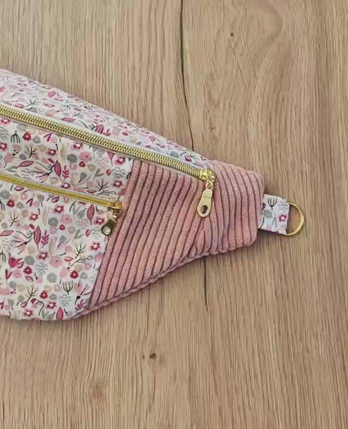 Sac banane pour femme  en velours côtelé rose clair