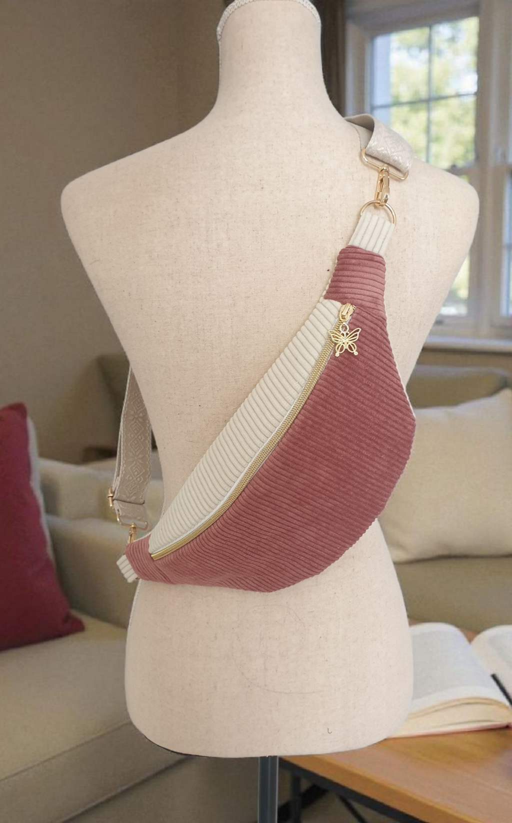 Sac Banane Écru et Rose avec Motifs Cœurs – Idée Cadeau Originale "OLIVE" cocoleeline