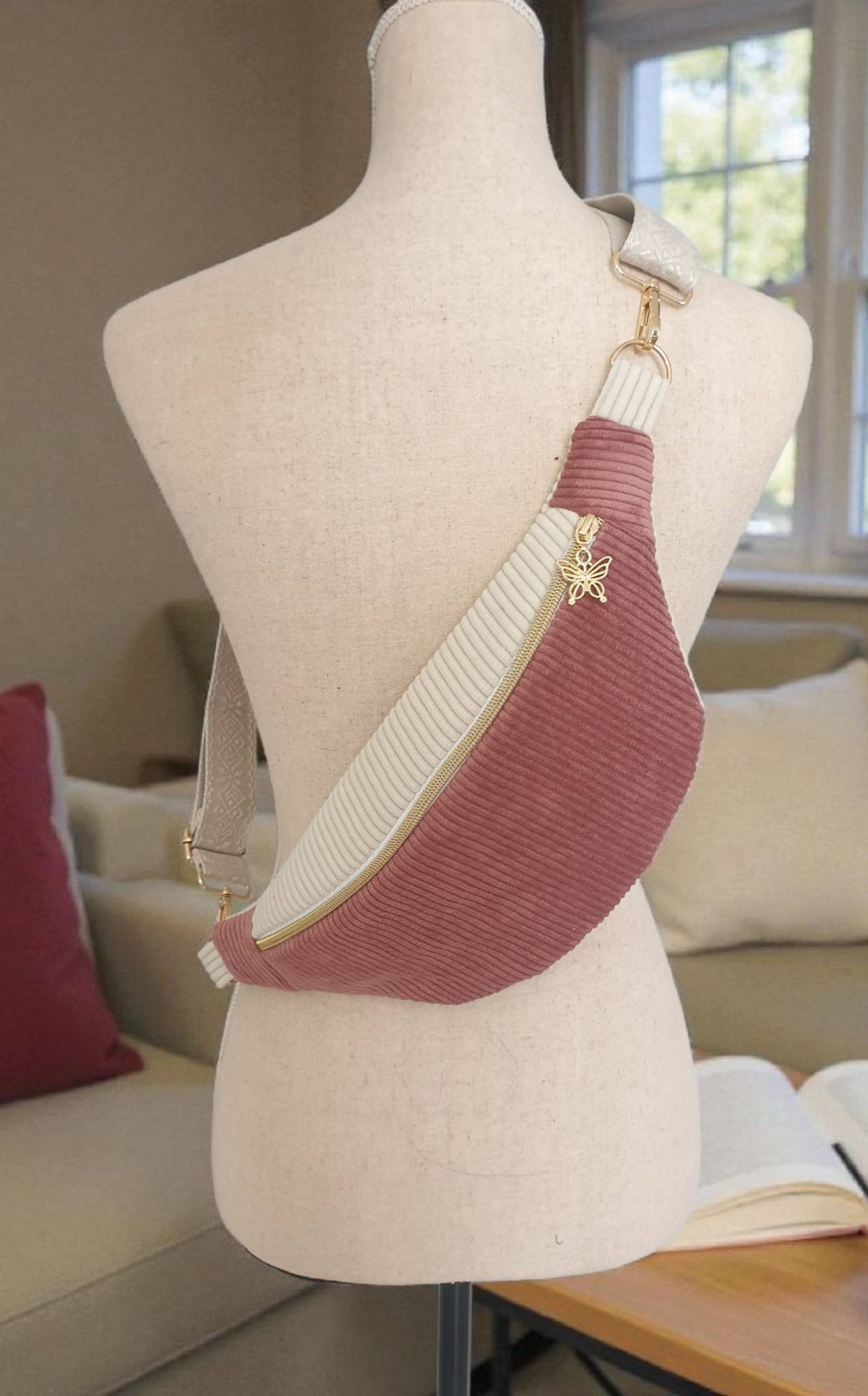 Sac Banane Écru et Rose avec Motifs Cœurs – Idée Cadeau Originale "OLIVE" cocoleeline