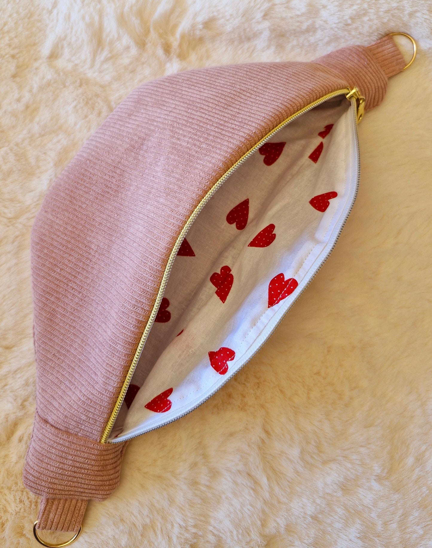 Sac banane femme en velours côtelé rose  et pailleté doré gros coeur "CORDÉA" cocoleeline