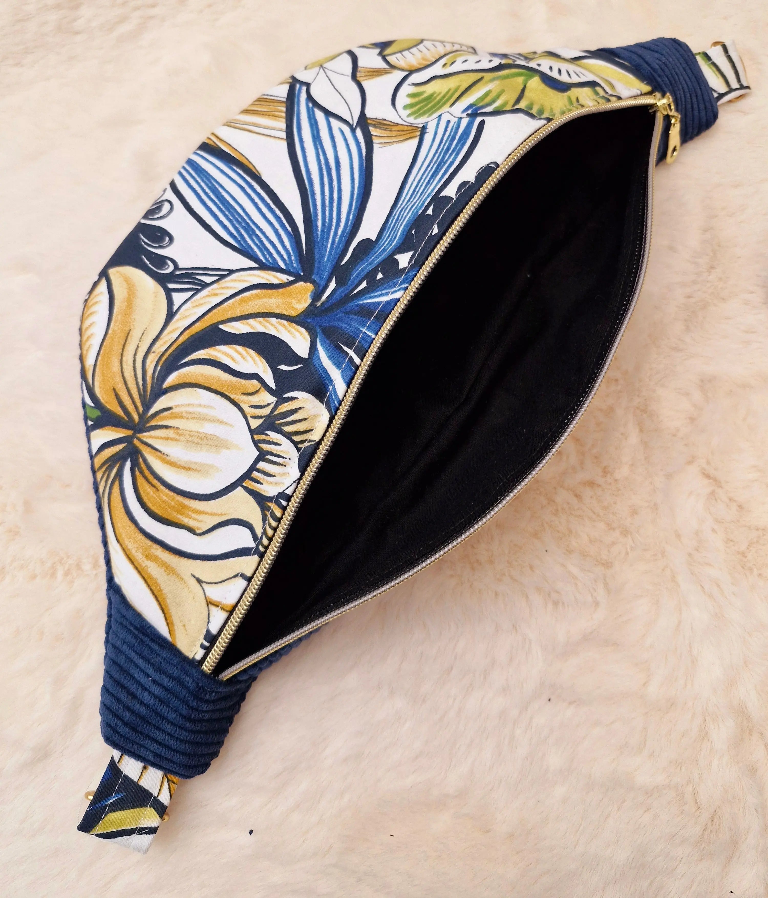 Sac banane femme en velours côtelé bleu nuit et fleur intérieur petits cœurs "SVELT" Ma boutique
