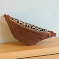 Sac Banane en Velours Côtelé Marron avec Rabat Léopard – Élégance Sauvage et Intemporelle "MEMPHIS" cocoleeline