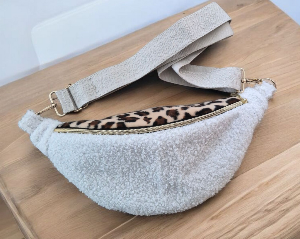 Sac banane femme en moumoute écru    et léopard   "CORDUROY" cocoleeline